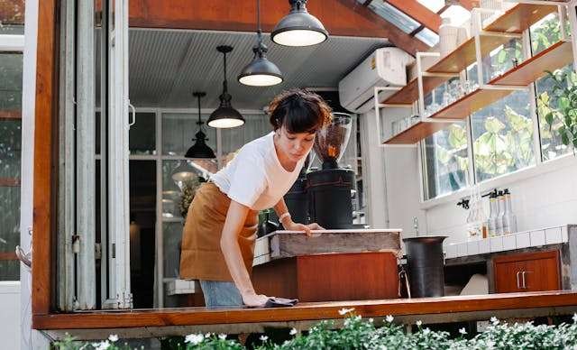 Read more about the article Why East Mountain Residents Are Choosing Professional House Cleaning Services More Than Ever
