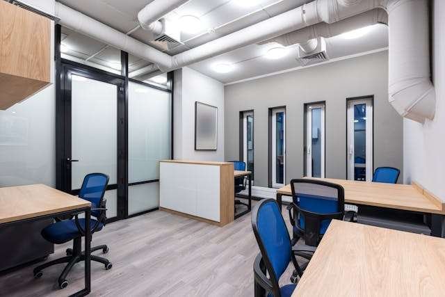Read more about the article How to Choose Affordable Office Cleaning Services in Longview, TX: A Local Business Guide